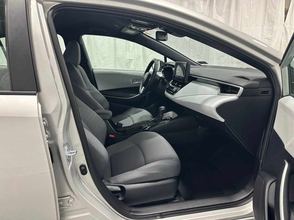 Used 2025 Toyota Corolla SE image 55