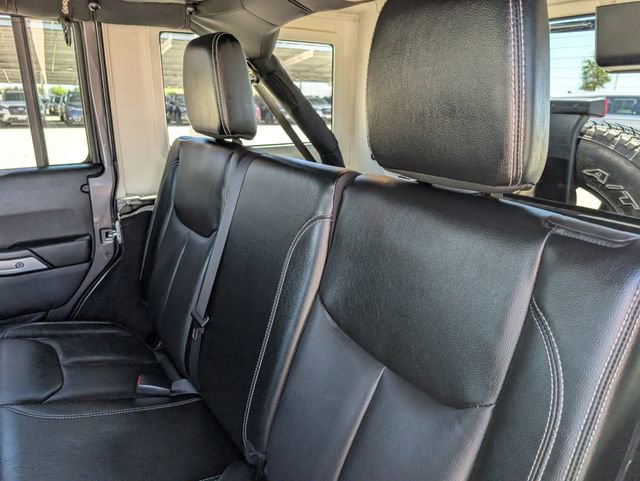 Used 2017 Jeep Wrangler Unlimited Sahara w/ Connectivity Group image 27