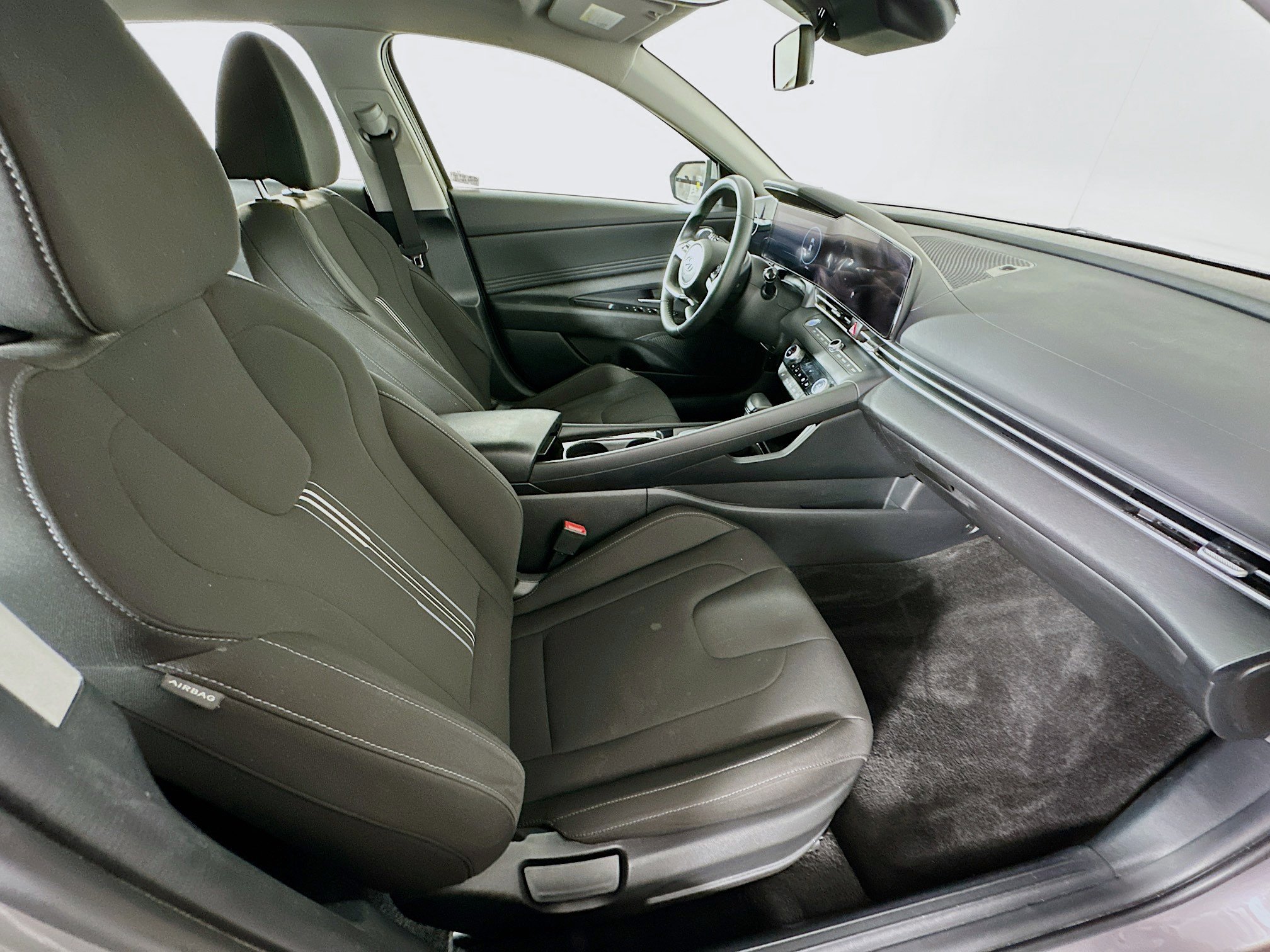 Used 2023 Hyundai Elantra SEL w/ Convenience Package FWD image 31