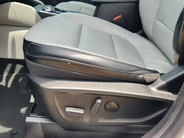 Used 2023 Ford Escape Platinum w/ Class II Trailer Tow Package AWD/4WD image 23