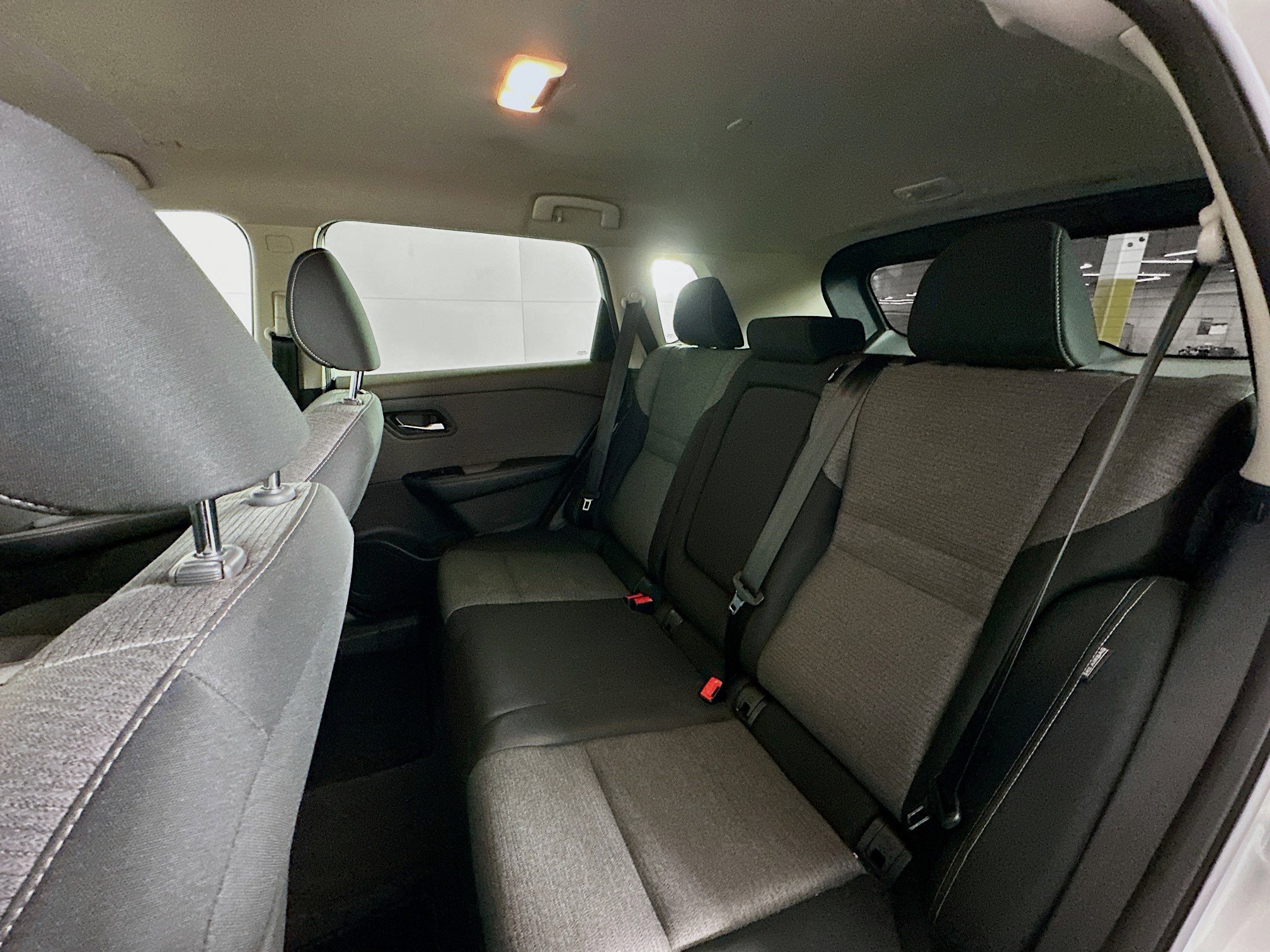 Used 2022 Nissan Rogue SV image 25