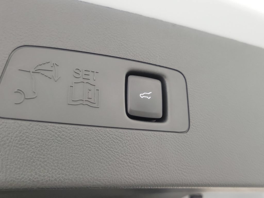 Certified 2025 Lincoln Corsair FWD image 7