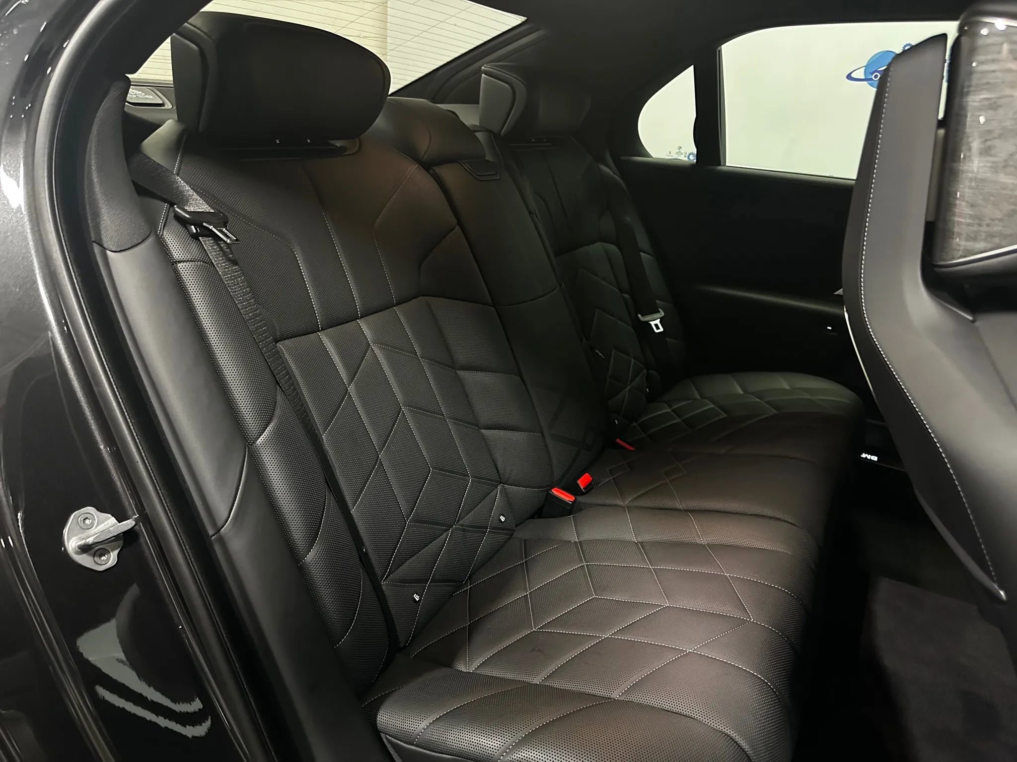 Used 2024 BMW i7 xDrive60 w/ Executive Package AWD/4WD image 23