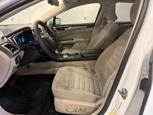 Used 2018 Ford Fusion SE FWD image 11