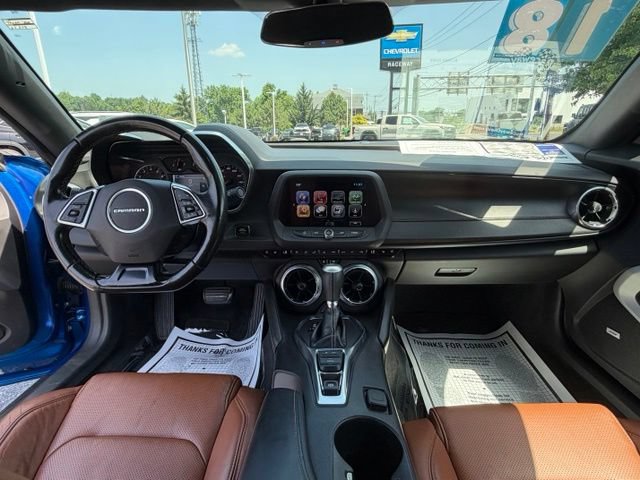 Used 2018 Chevrolet Camaro LT RWD image 4