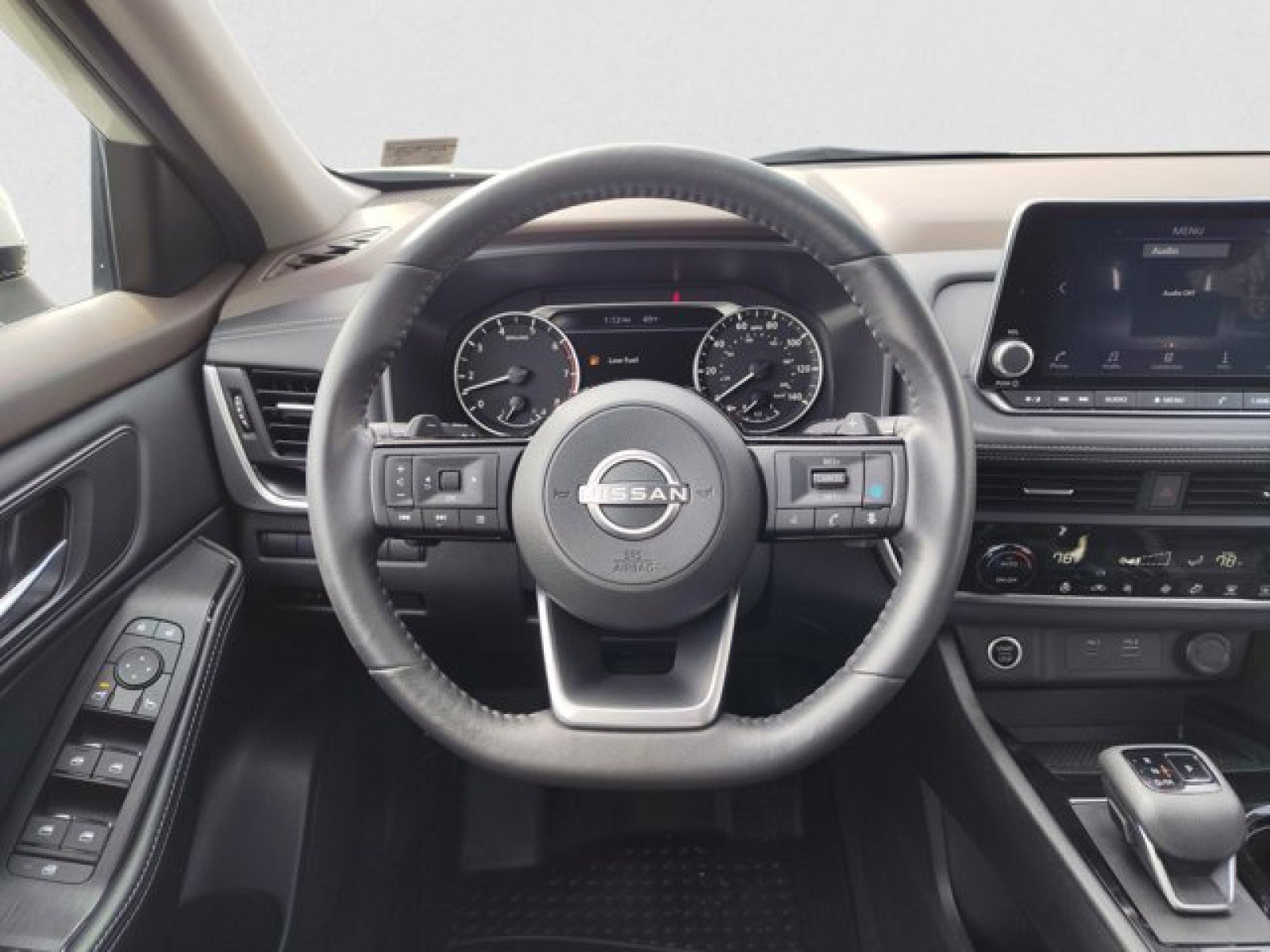 Used 2023 Nissan Rogue SV w/ SV Premium B Package AWD/4WD image 15