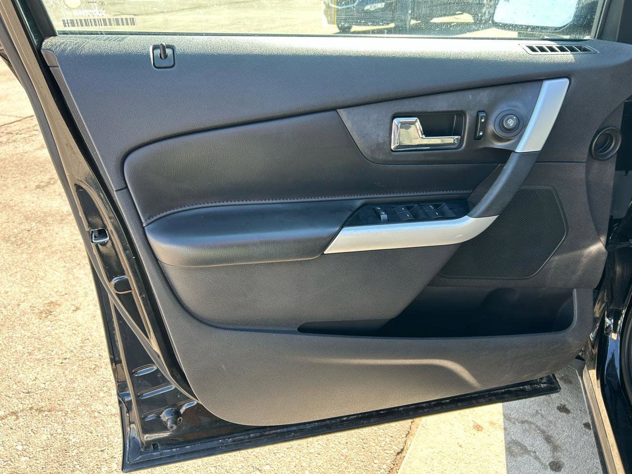 Used 2011 Ford Edge SEL image 14