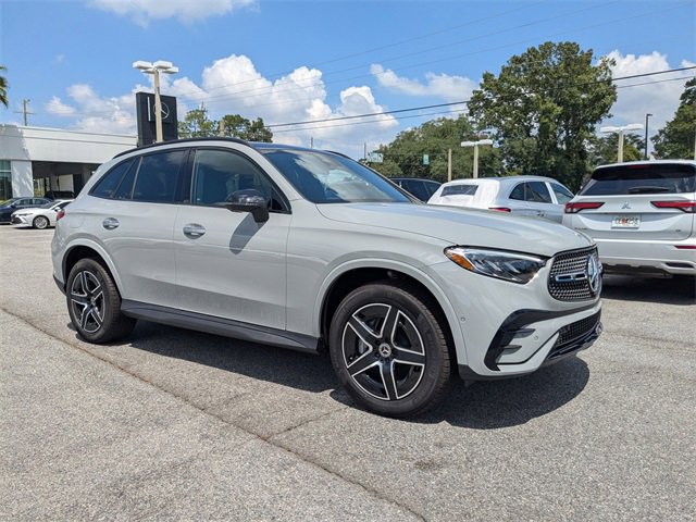 New 2025 Mercedes-Benz GLC 300 image 2
