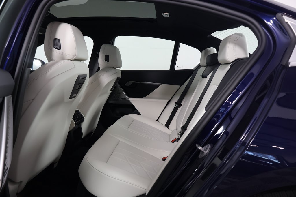 New 2027 BMW 530i w/ Premium Package RWD image 6