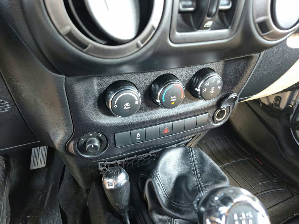 Used 2016 Jeep Wrangler Unlimited Sport w/ Quick Order Package 23S AWD/4WD image 22