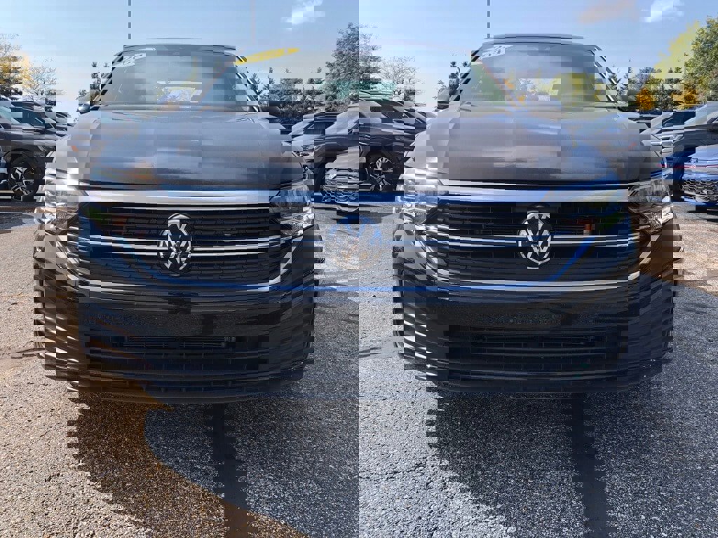 Used 2024 Volkswagen Jetta S image 2