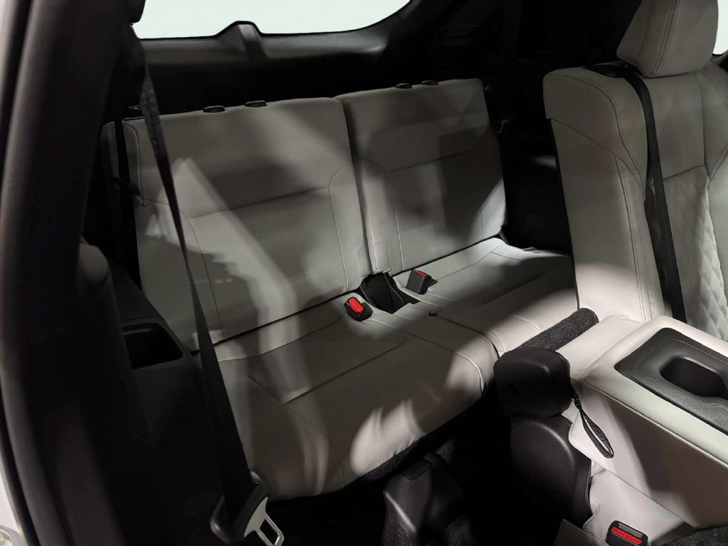 Used 2024 Mitsubishi Outlander SEL AWD/4WD image 25