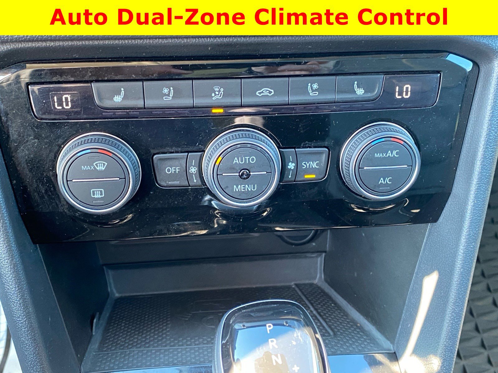 Used 2022 Volkswagen Taos SEL w/ Panoramic Sunroof Package image 15