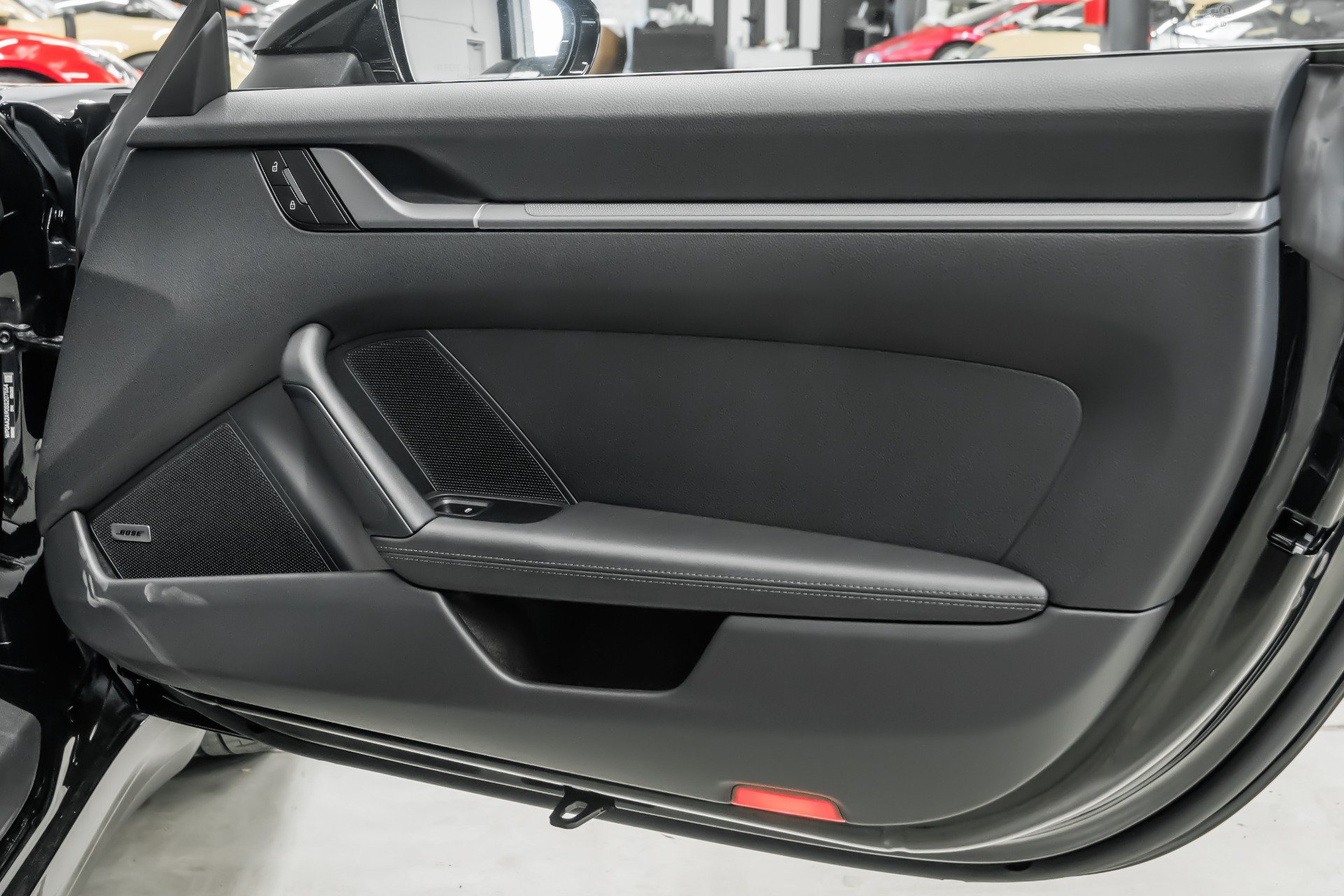 Used 2025 Porsche 911 Carrera RWD image 30