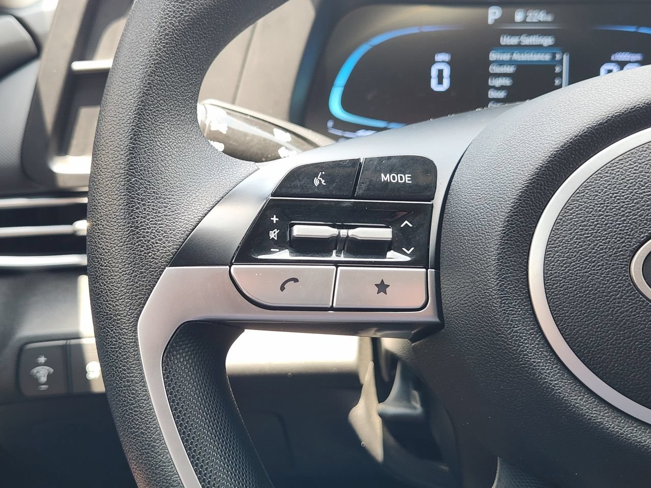 Certified 2025 Hyundai Elantra SE FWD image 27