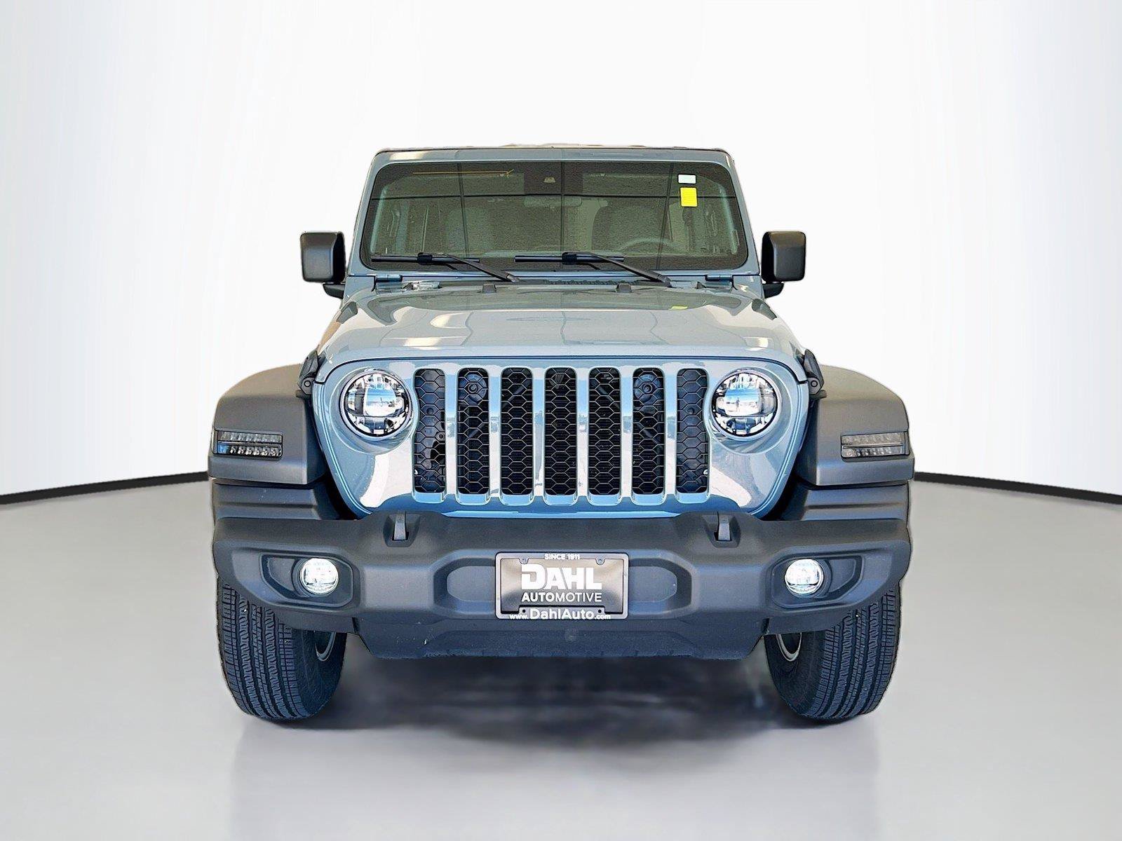 Used 2024 Jeep Wrangler Unlimited Sport AWD/4WD image 3