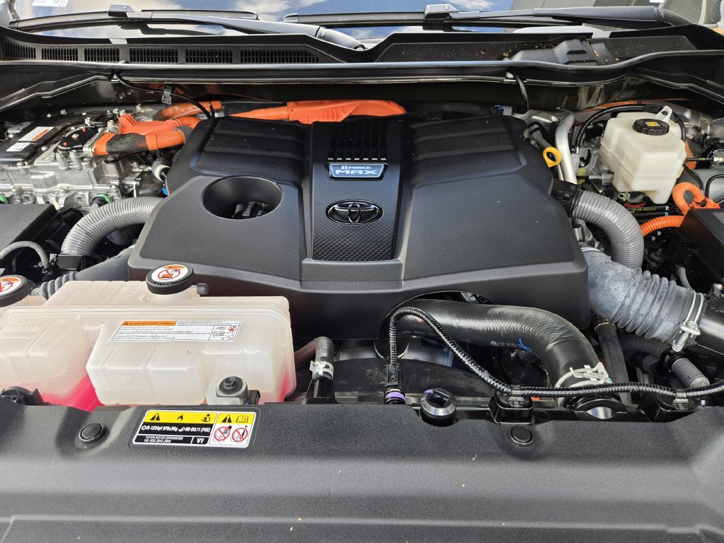 Certified 2024 Toyota Sequoia Platinum AWD/4WD image 27