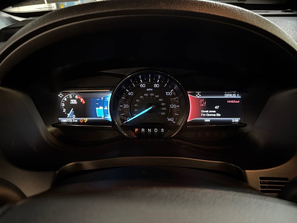 Used 2019 Ford Explorer XLT w/ Equipment Group 202A AWD/4WD image 16