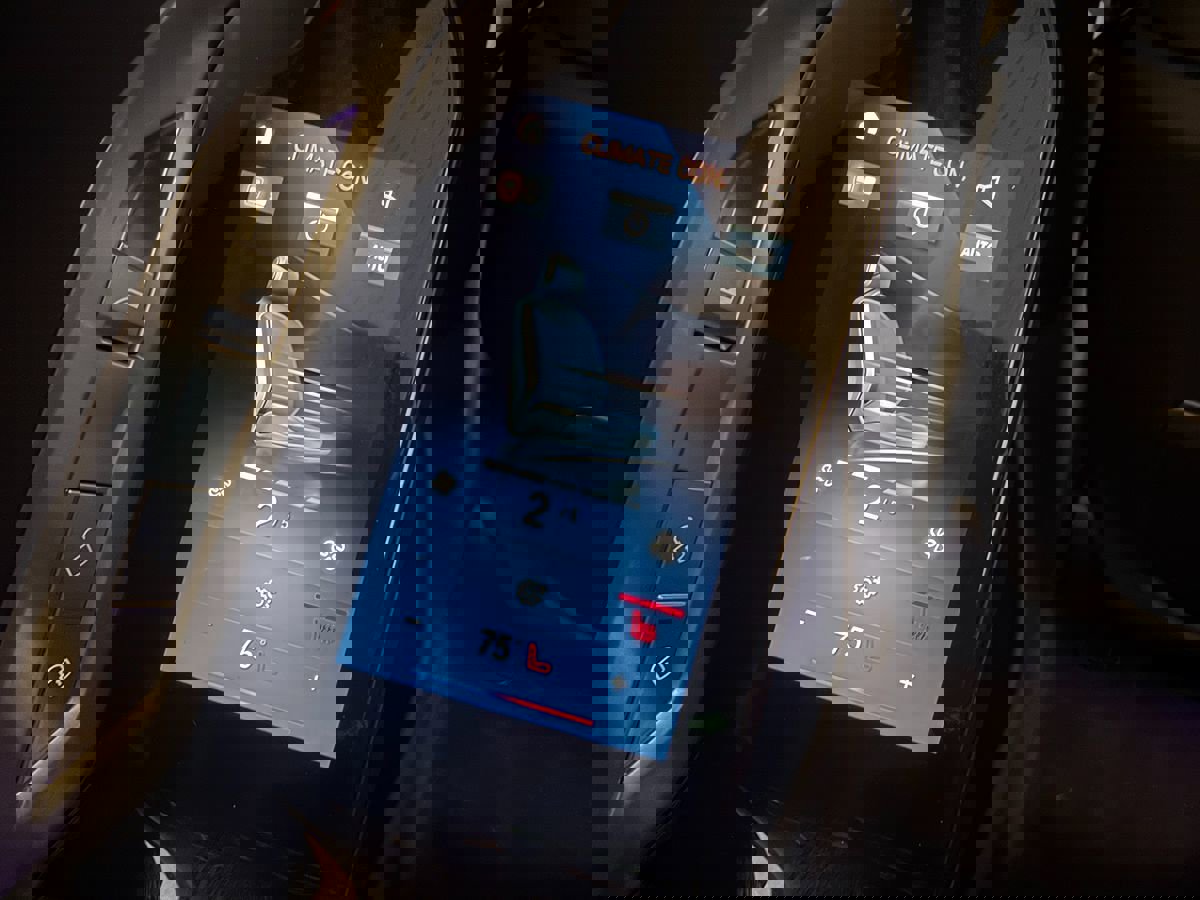 Used 2025 BMW 740i xDrive image 74