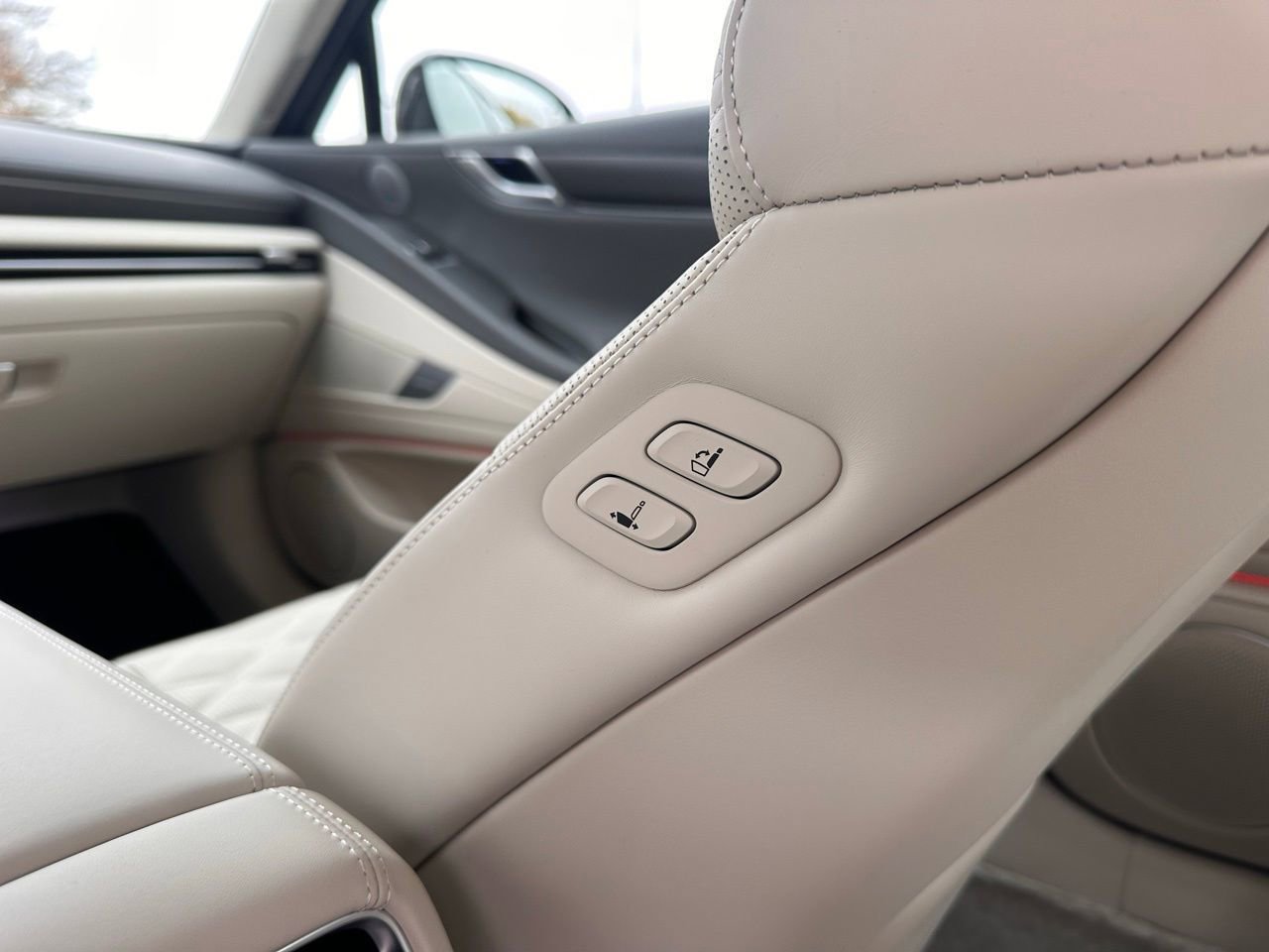 Used 2025 Genesis G80 3.5T Sport Prestige image 17