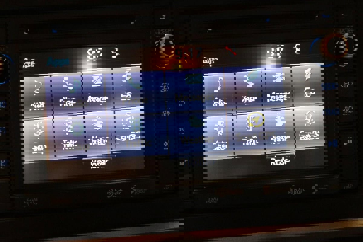 Used 2018 Toyota Tacoma SR5 image 18