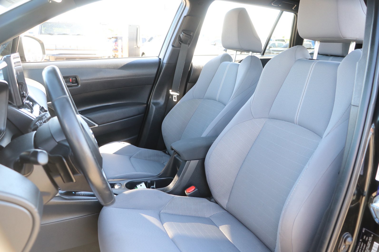 Used 2023 Toyota Corolla Cross AWD Hybrid image 14