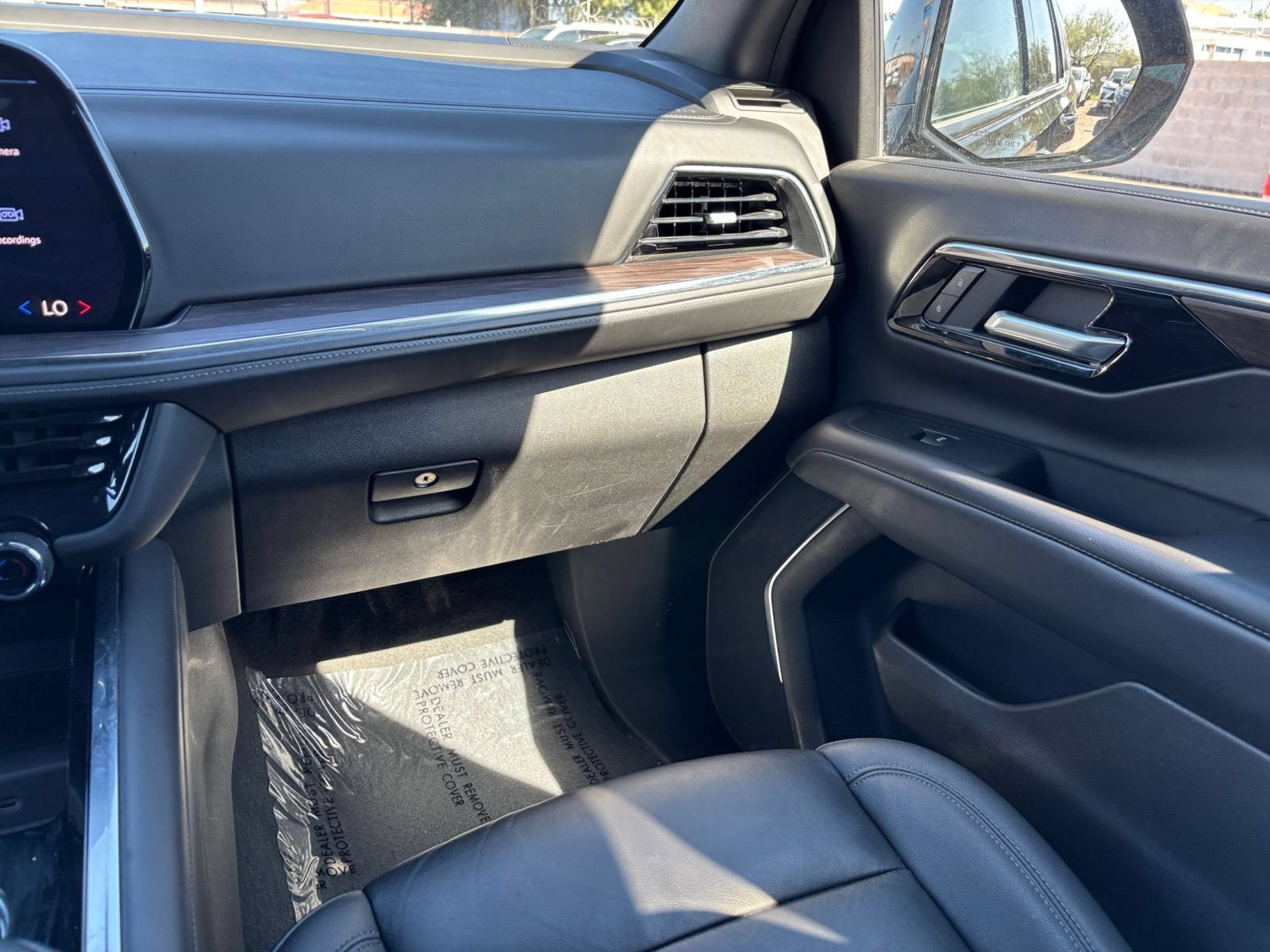 Used 2025 Chevrolet Tahoe Z71 AWD/4WD image 38