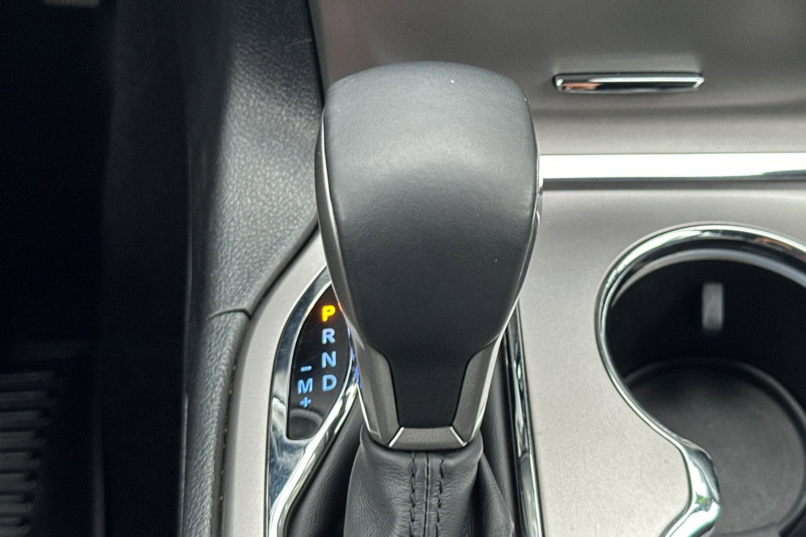 Used 2019 Jeep Grand Cherokee Limited image 23