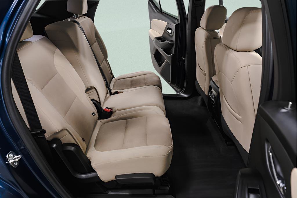 Used 2023 Chevrolet Traverse LT FWD image 35