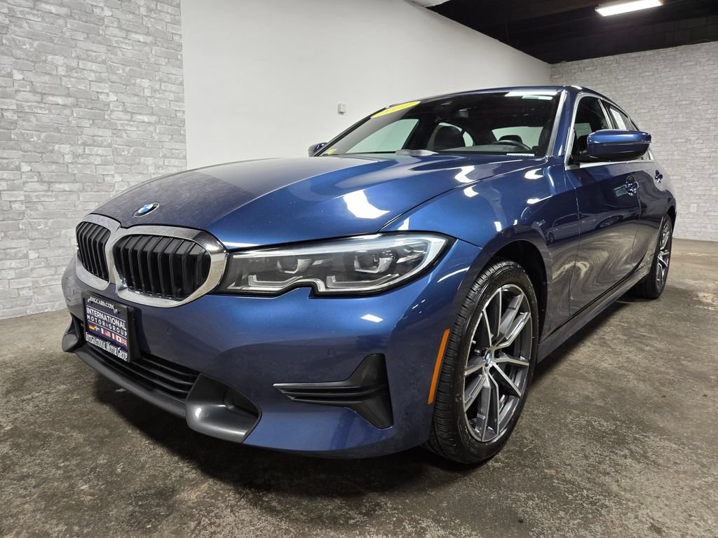 Used 2022 BMW 330i xDrive Sedan w/ Driving Assistance Package AWD/4WD image 5
