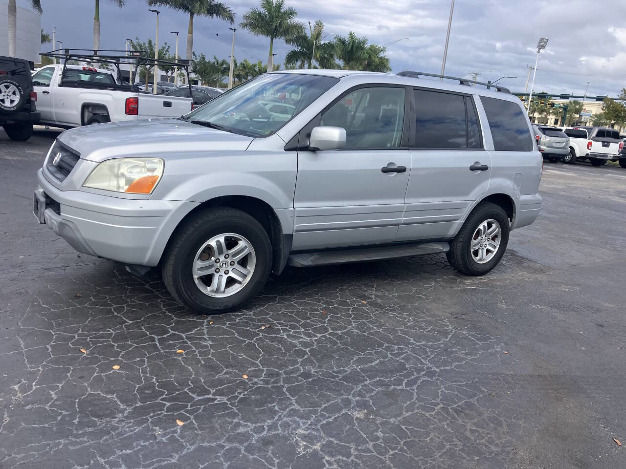 Used 2004 Honda Pilot EX image 2