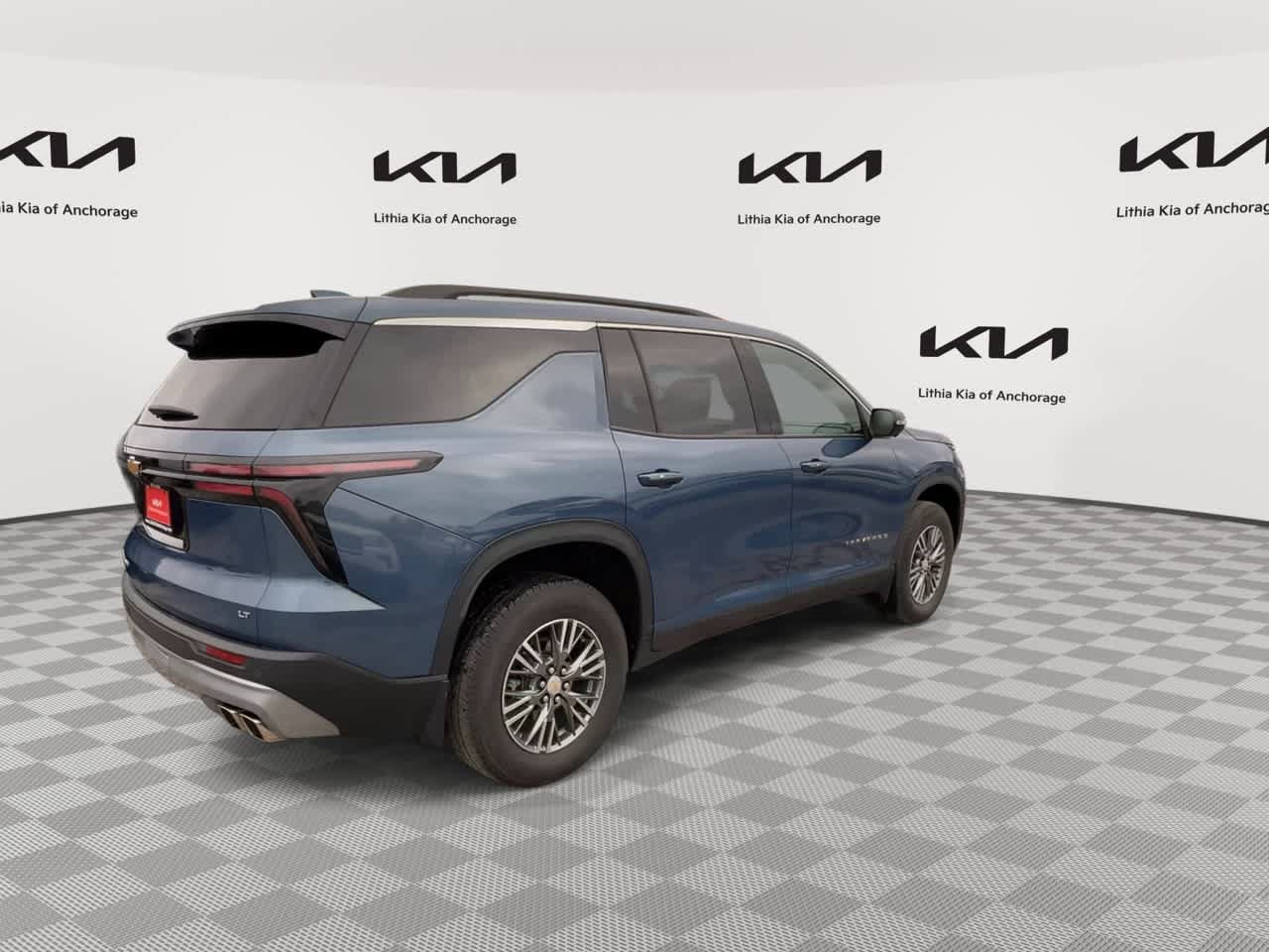 Used 2024 Chevrolet Traverse LT w/ LPO, Floor Liner Package AWD/4WD image 9
