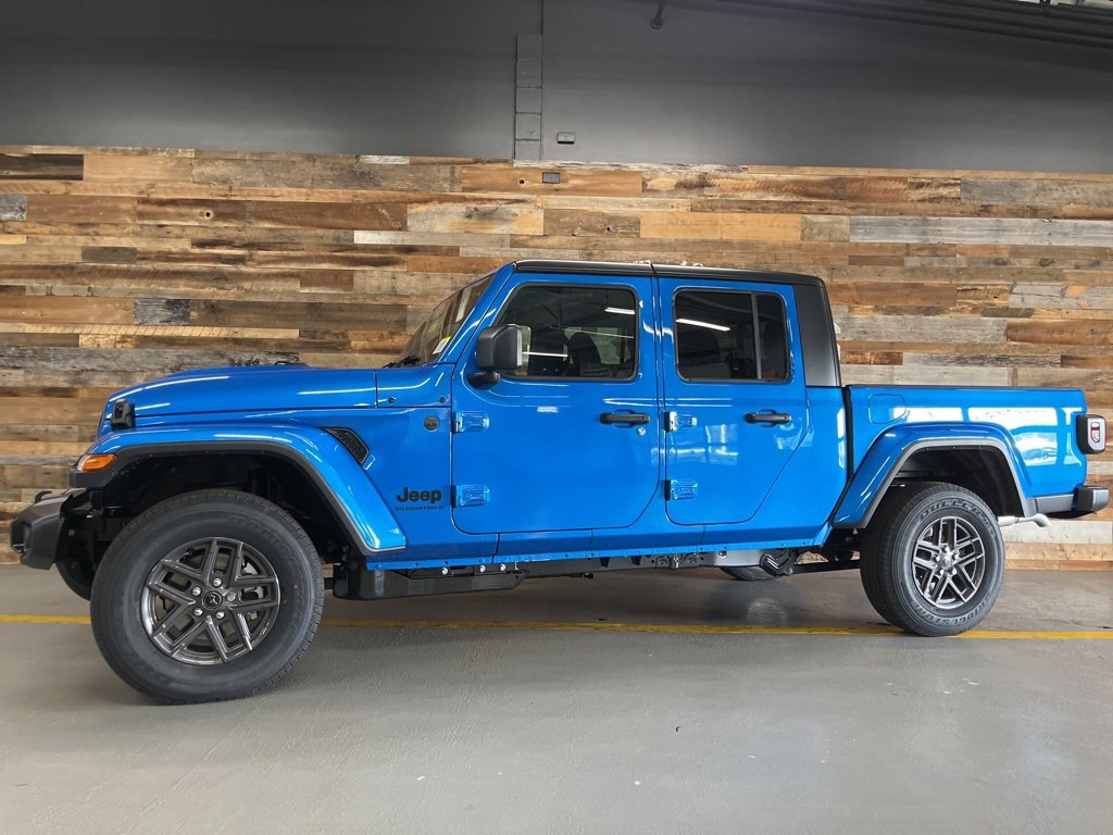 New 2026 Jeep Gladiator Sport image 18