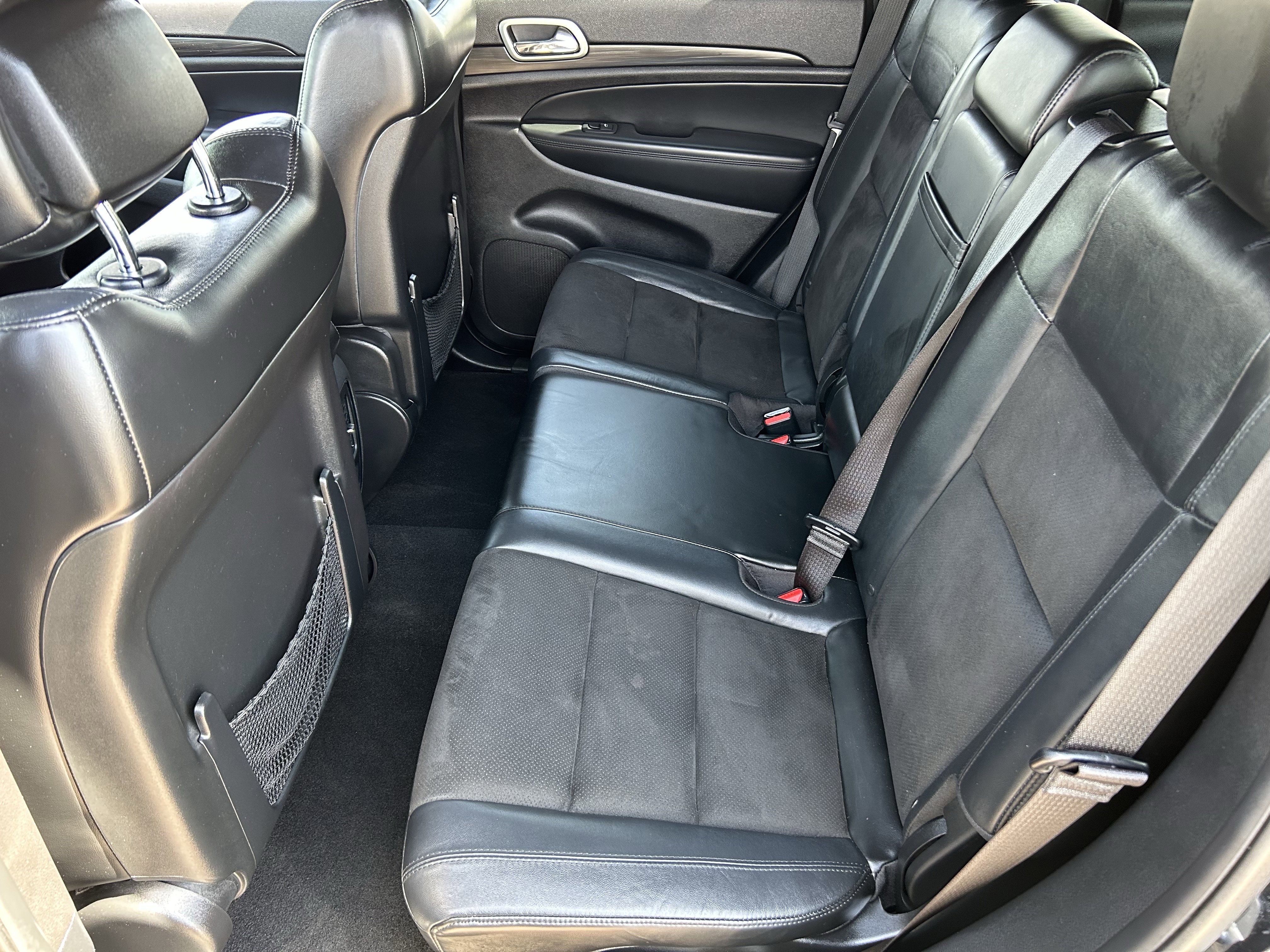 Certified 2021 Jeep Grand Cherokee Laredo X AWD/4WD image 17