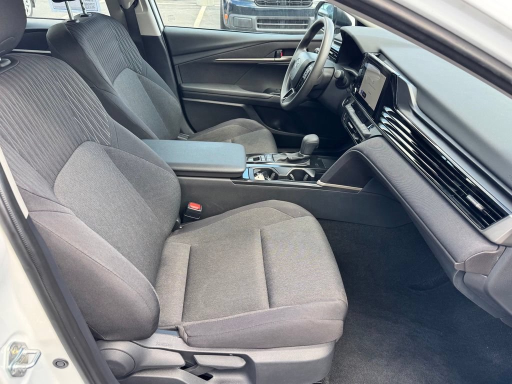 Used 2025 Toyota Camry LE FWD image 21