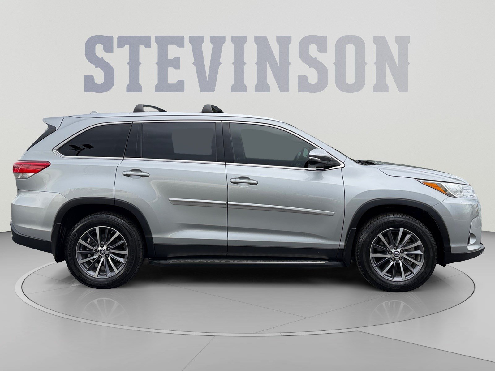 Used 2019 Toyota Highlander XLE AWD/4WD image 6