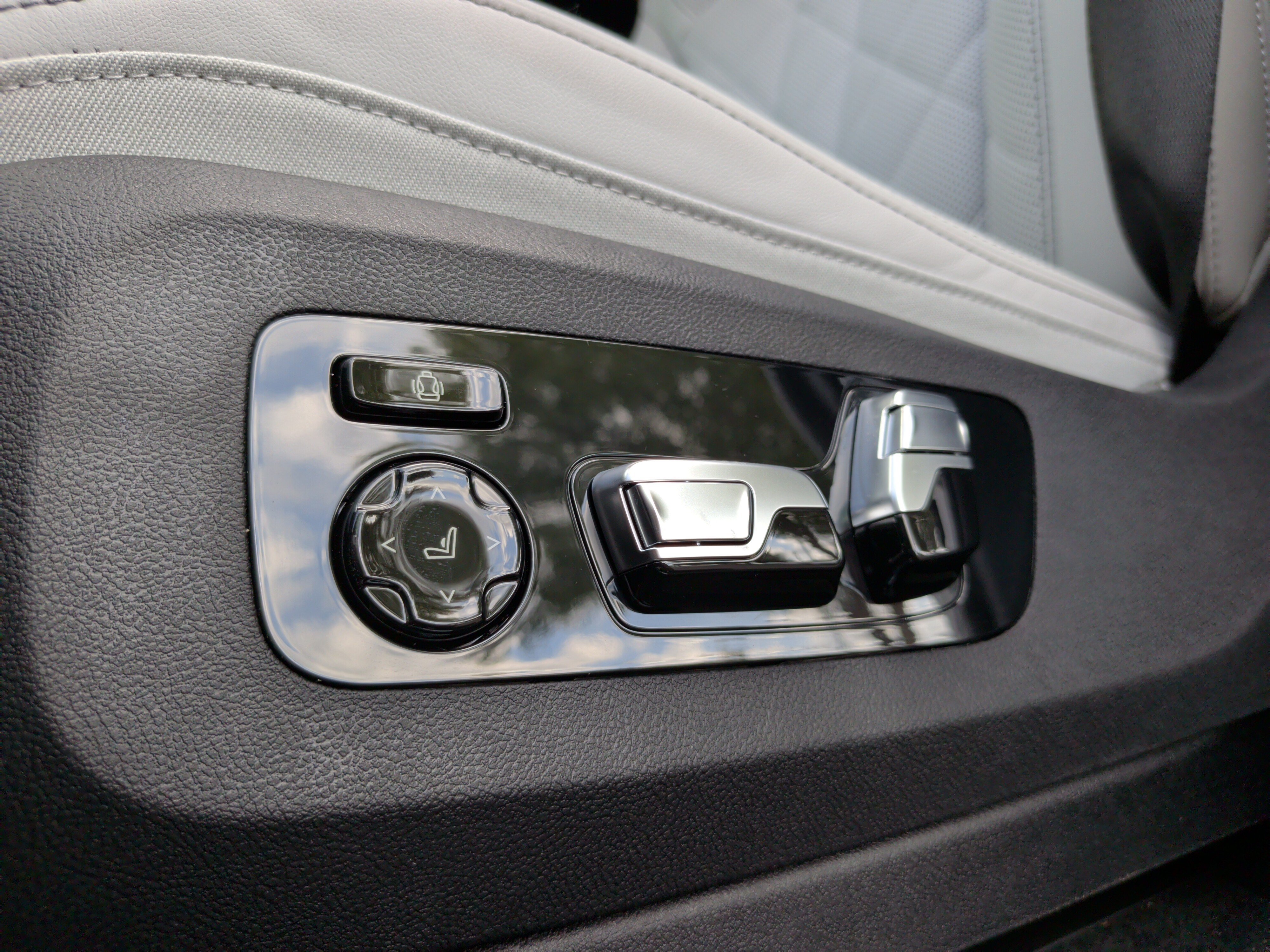 Certified 2026 BMW X6 xDrive40i AWD/4WD image 27
