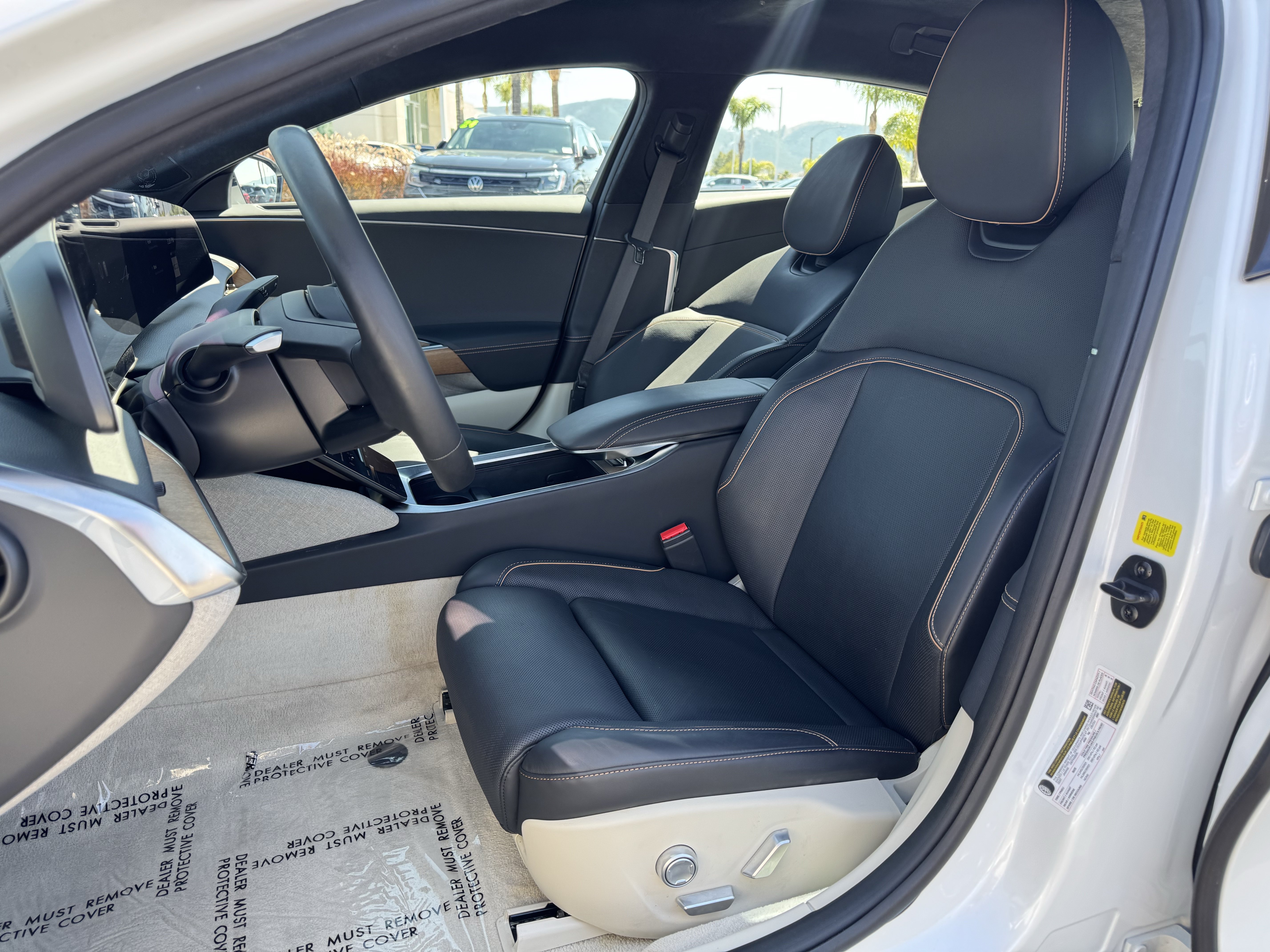 Used 2024 Lucid Air Touring AWD/4WD image 14
