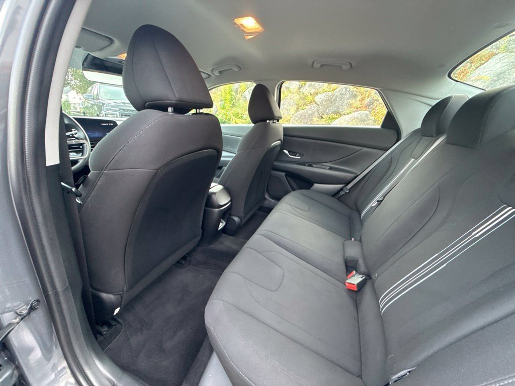 Used 2024 Hyundai Elantra SEL FWD image 21