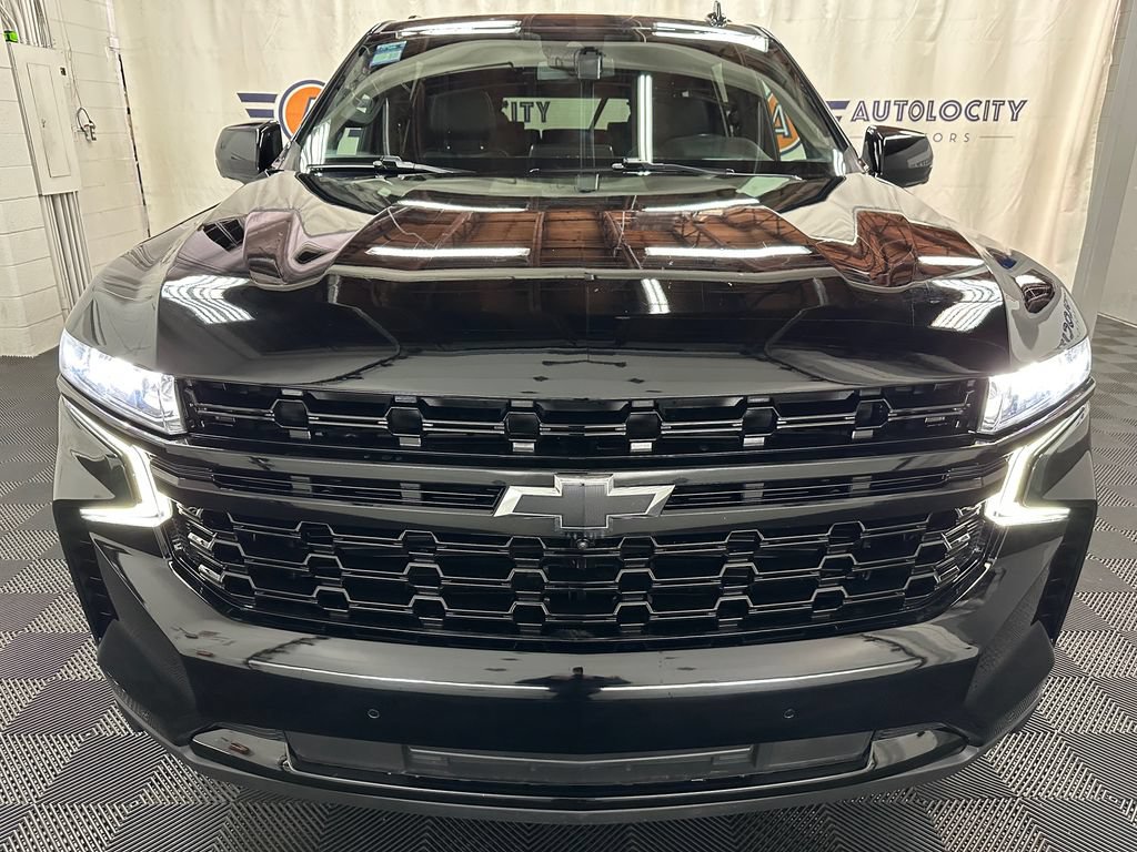Used 2023 Chevrolet Suburban RST w/ Sport Performance Package AWD/4WD image 4