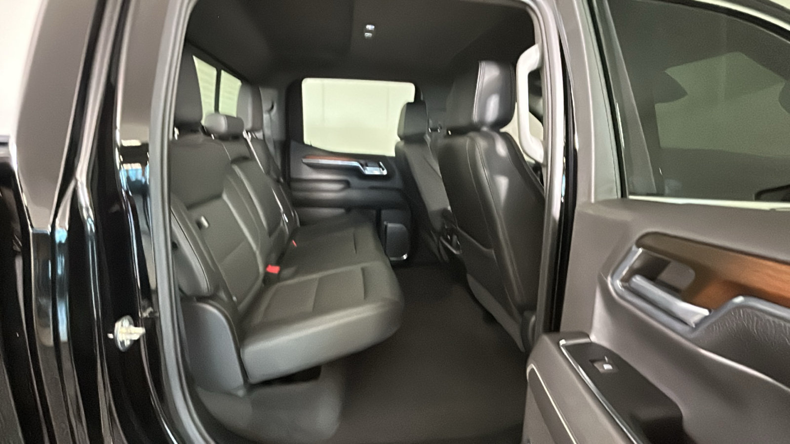 Used 2024 GMC Sierra 1500 Denali w/ Technology Package AWD/4WD image 35