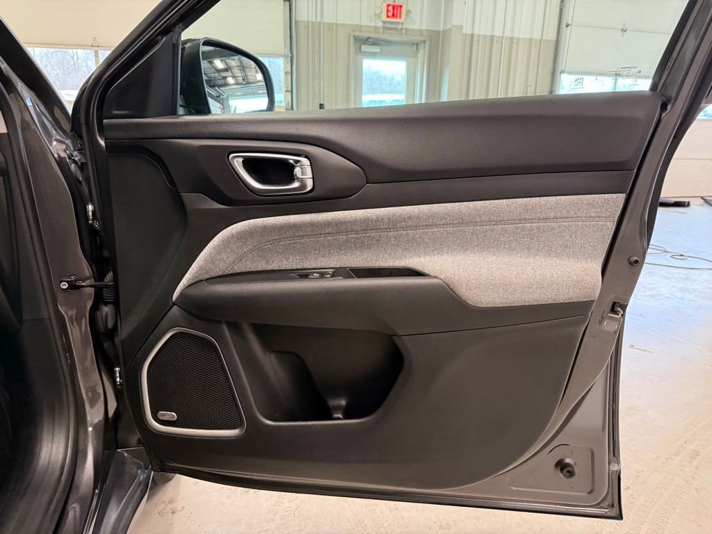 Used 2022 Jeep Compass Latitude w/ Sun and Sound Group image 32