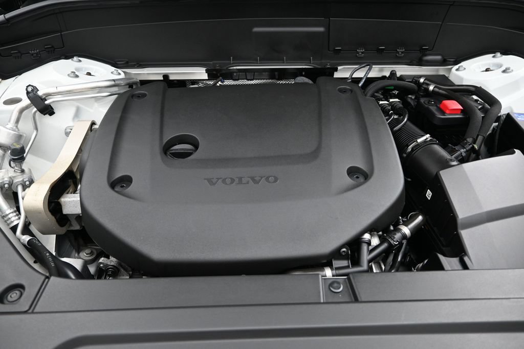 Used 2023 Volvo XC90 B6 Plus AWD/4WD image 25