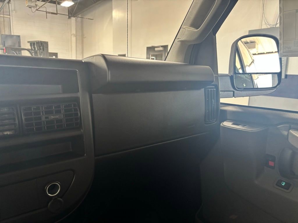 New 2025 Chevrolet Express 2500 Work Van w/ Driver Convenience Package image 33