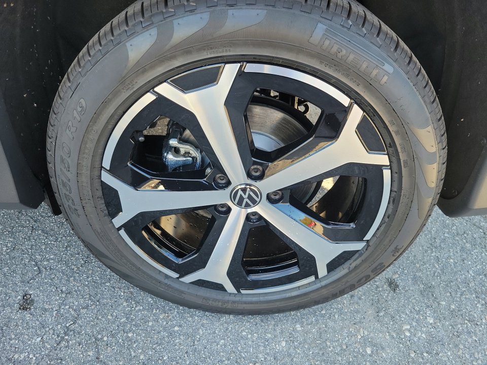 New 2026 Volkswagen Tiguan SE image 22