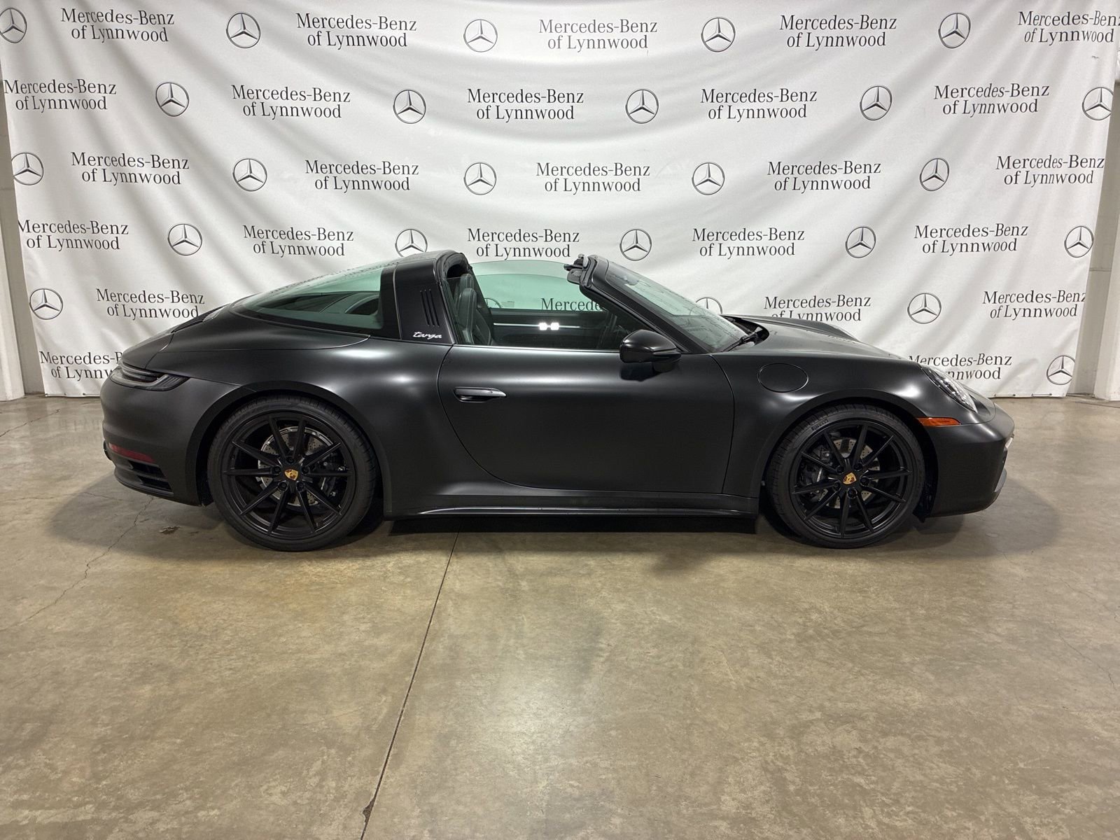 Used 2024 Porsche 911 Targa 4 image 3