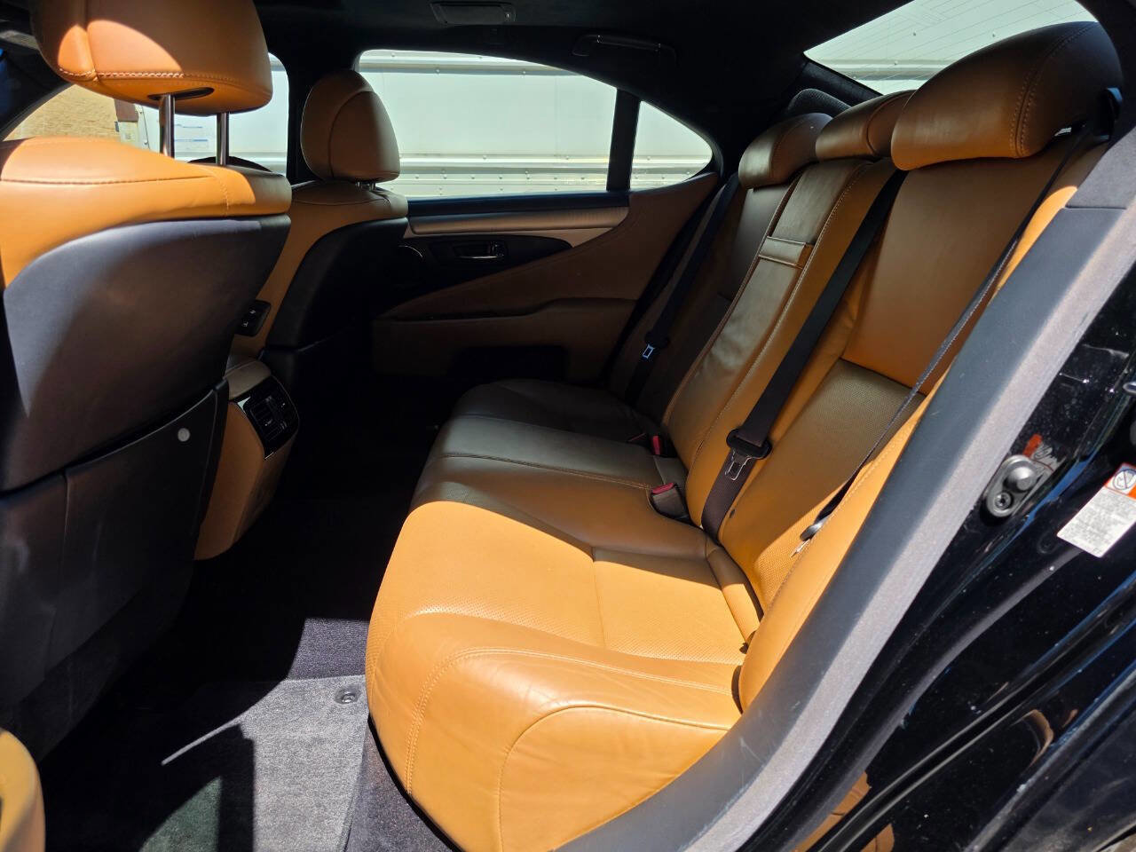 Used 2016 Lexus LS 460 w/ F Sport Package image 34