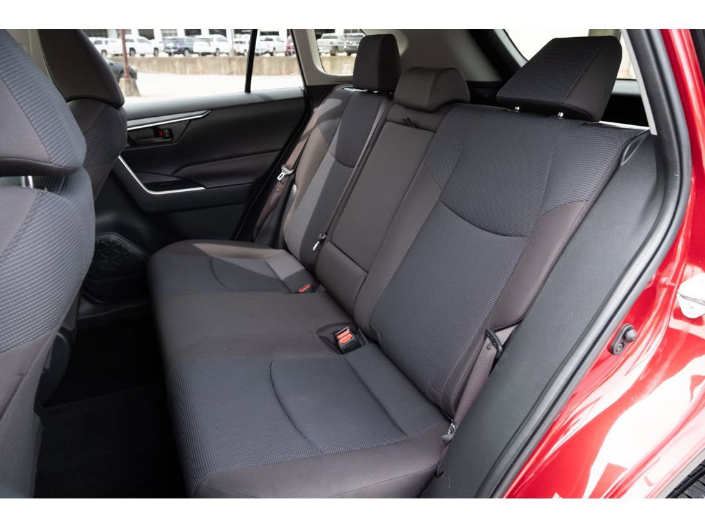 Used 2019 Toyota RAV4 LE image 13