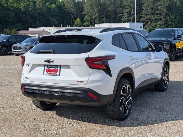 New 2026 Chevrolet Trax RS w/ Sunroof Package FWD image 2