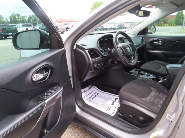 Used 2022 Jeep Cherokee Latitude w/ Comfort Safety Group AWD/4WD image 18